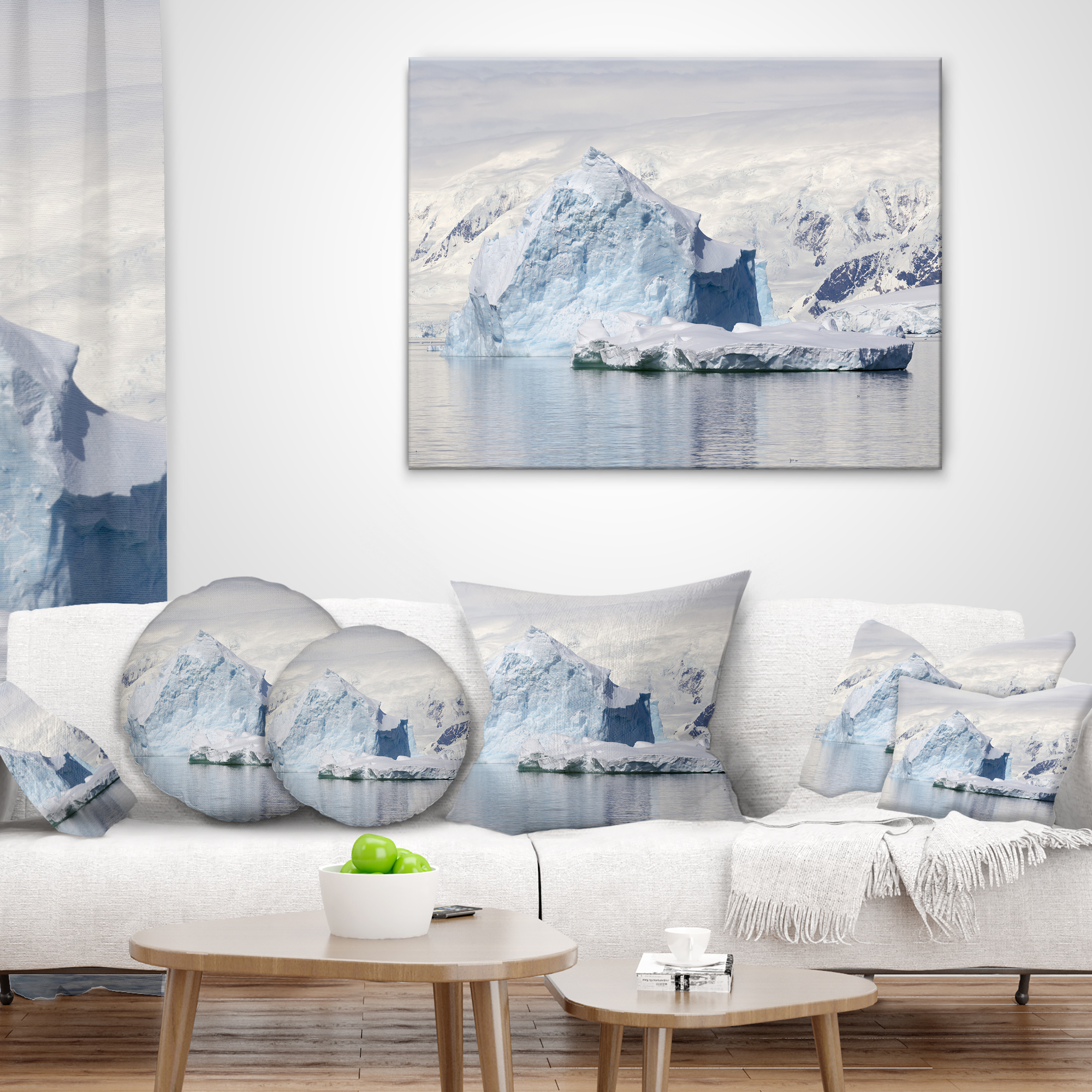 Designart Antarctica Mountains - Landscape Photo Throw Pillow - 18x18