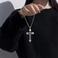thumbnail image 2 of HSHDLDF Collier Religieux Pendentif Croix Collier simple Rétro Ne Déteint Pas Chaîne Décorative pour Homme (1), 2 of 7
