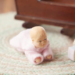 Baby Crawling Toddler Dolls House Miniature 1:12 Scale 