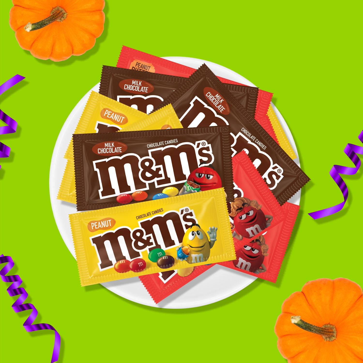 M&M's Almond Chocolate Candy 2-Pound Bulk Box - Halloween Candy Bulk :  Everything Else 