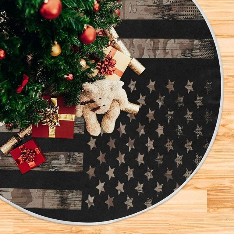 Camouflage top tree skirt
