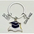 thumbnail image 2 of Llavero con birrete de graduación 2025, divertido llavero con sombrero de graduación, recuerdo de graduación para estudiantes, recuerdo inspirador de graduación, accesorios de graduación., 2 of 7