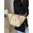 thumbnail image 2 of El nuevo bolso de mujer es un sencillo y práctico bolso bandolera de un solo hombro elaborado con tejidos de alta calidad., 2 of 5