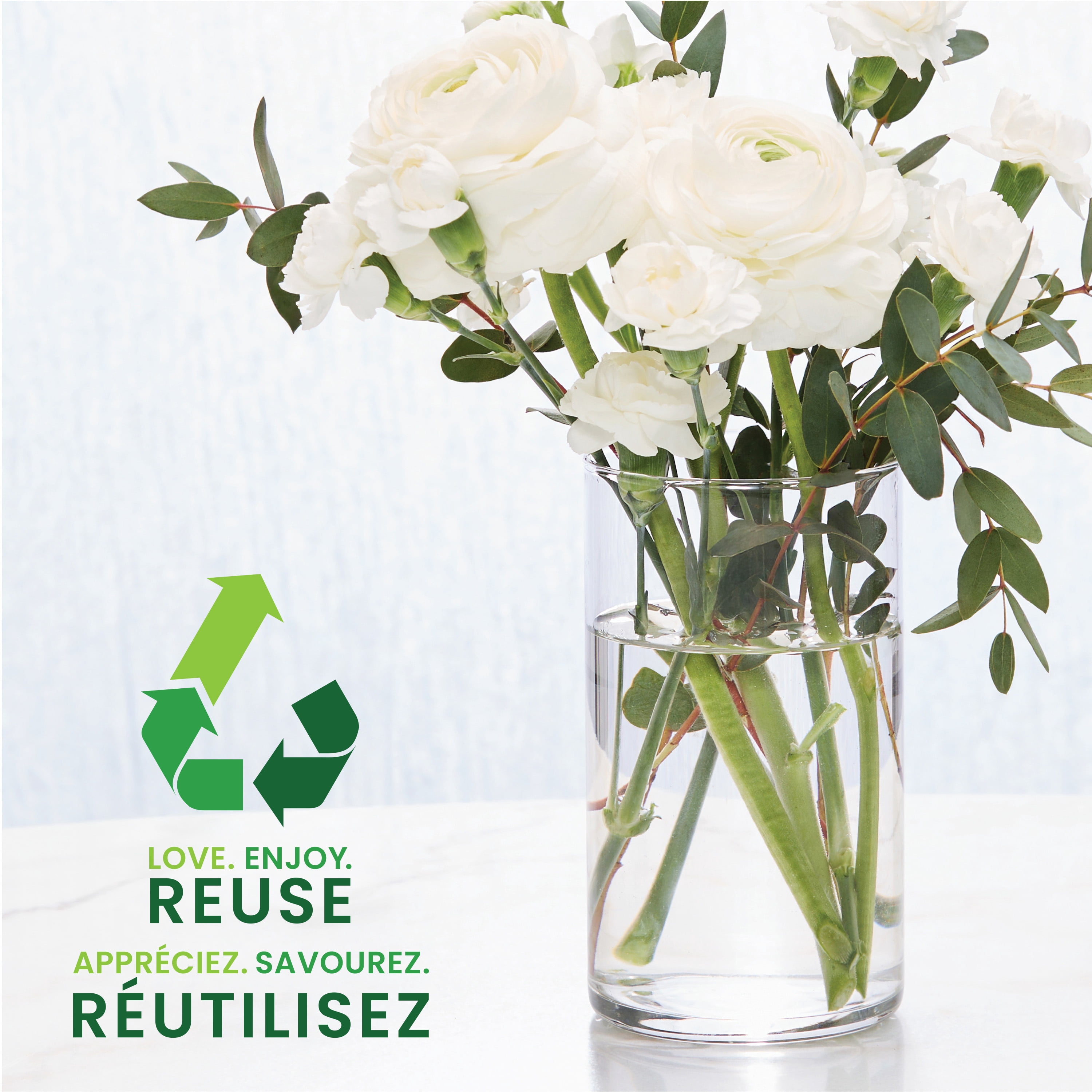 Yankee Candle Medium Perfect Pillar Candle, Coconut Beach – Scented with up to 115 Hours of Burn Time, Premium Plant Wax Blend for Consistent Long Lasting Scent from First to Last Burn