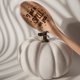 thumbnail image 4 of Cuchara de madera para Halloween, decoración de bruja de cocina, grabado con láser, Retro, Hocus Pocus, temática de otoño, 1 unidad, 4 of 4