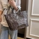 thumbnail image 4 of Bolso bandolera impermeable | Bolso bandolera ligero y resistente a desgarros para viajes y desplazamientos | Bolso para portátil de gran capacidad | Material reciclable y ecológico, 4 of 5
