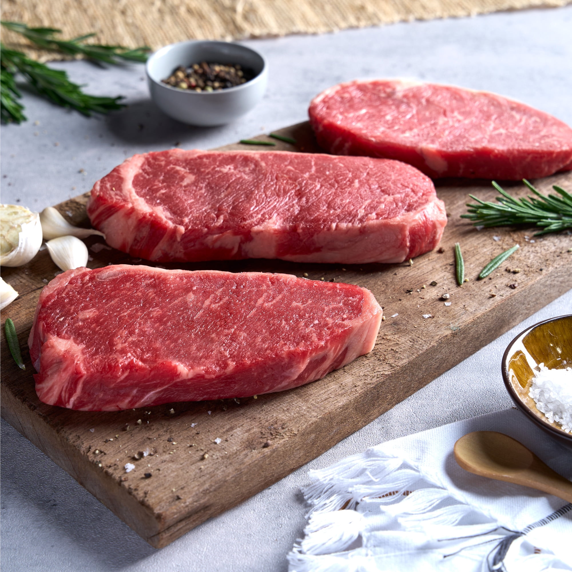 New York Strip Steak, Choice Angus Beef, 3 Per Tray, Family Pack, 1.53 - 3.33 lb