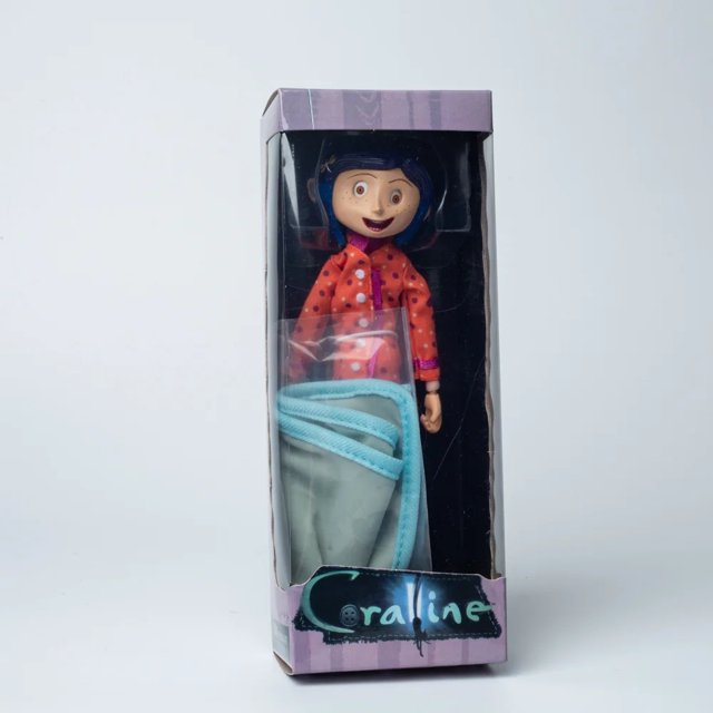 -Figura de Coraline impermeable amarilla, la puerta secreta, regalo de Navidad, decoración de cumpleaños, juguetes de mantequilla, 18cm