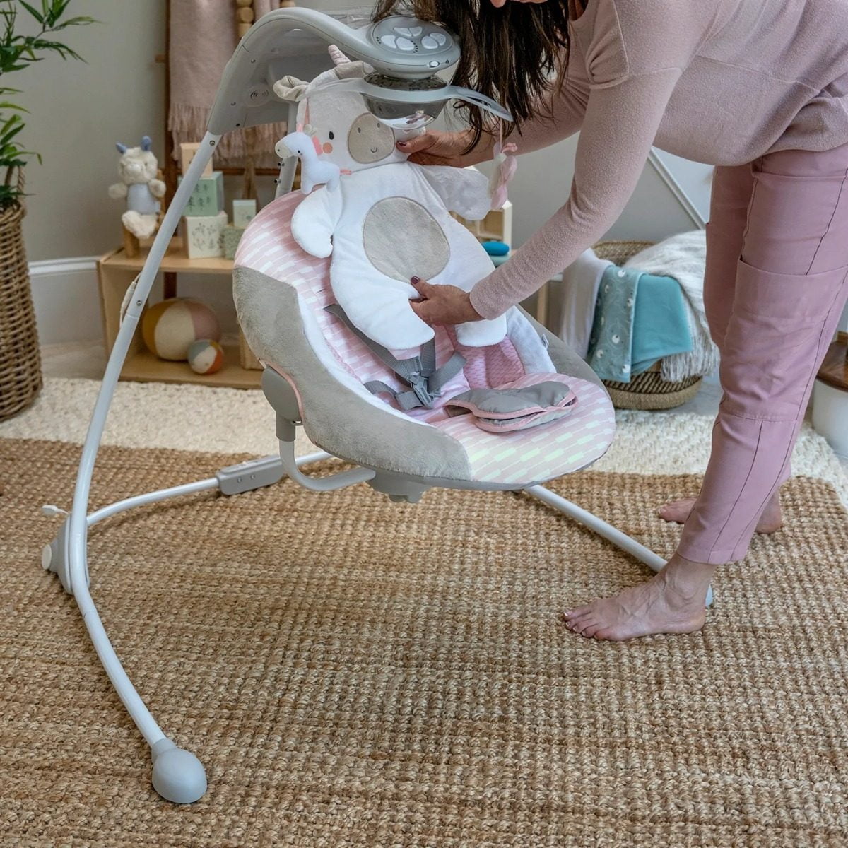 Ingenuity Inlighten Cradling Swing Ingenuity Flora Columpio