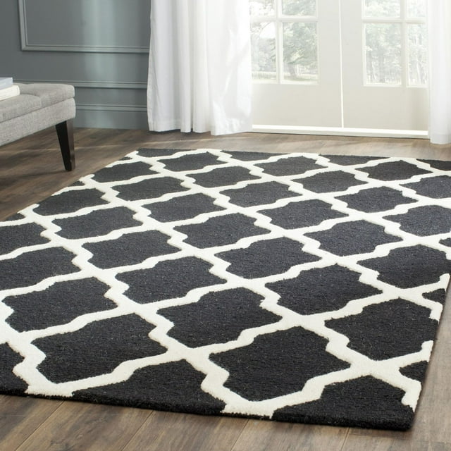 Safavieh Cambridge Liam Geometric Area Rug