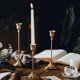 thumbnail image 5 of Juego de Candelabros de Metal, Porta Velas Decoración de Mesa Moderno y Simple, Adornos de Decoración de Ambiente para Fiestas de Bodas, Halloween, Navidad y San Valentín. (6, Latón), 5 of 9