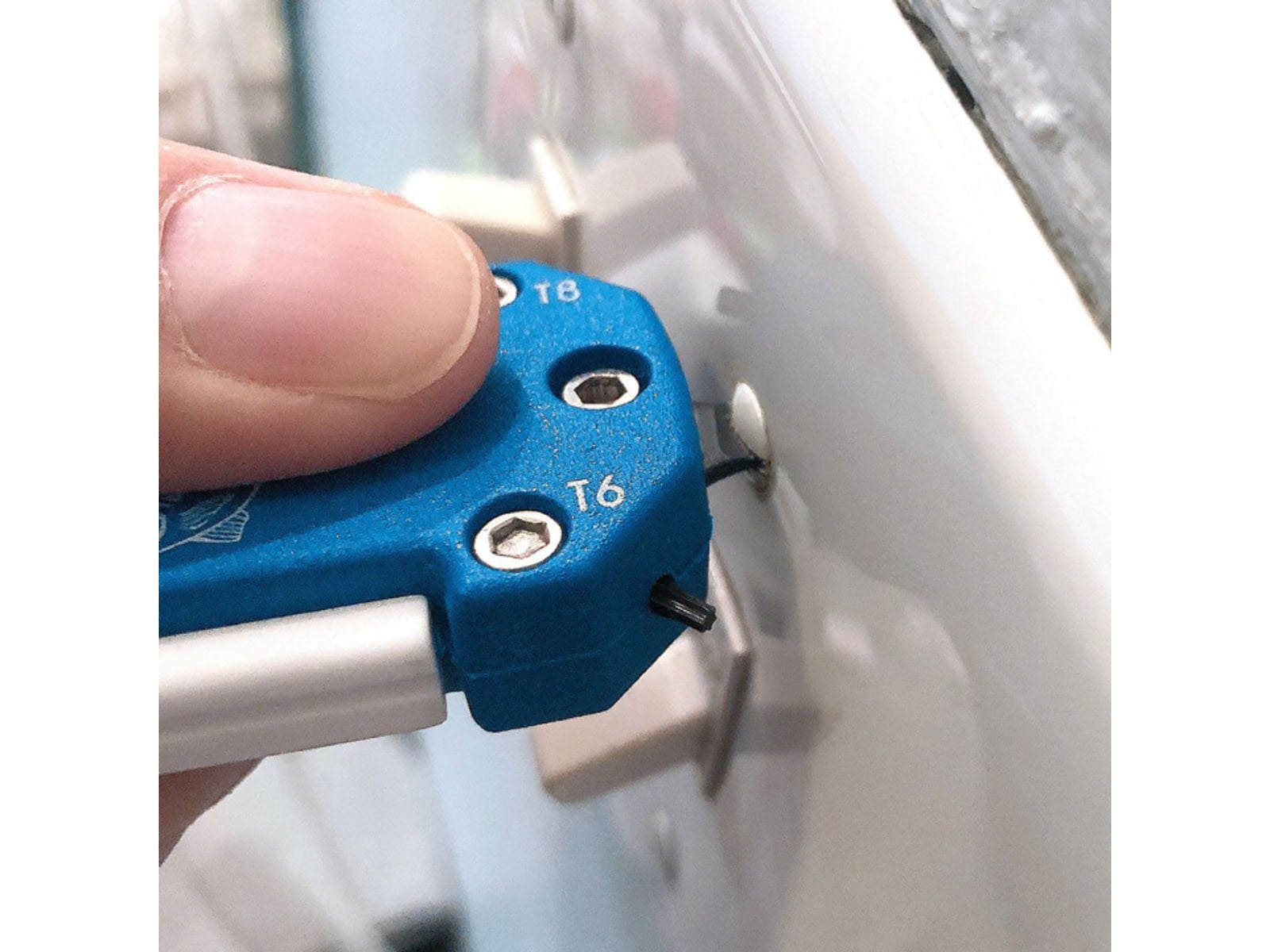CUDA Knife with Shear and Hook Sharpener