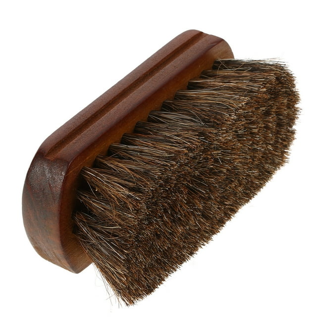 Cepillo para barba de pelo de caballo con mango de madera, ideal para cuidado facial diario y viajes.