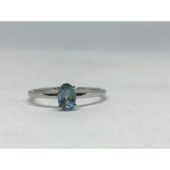 Aquamarine ring in 925 sterling silver