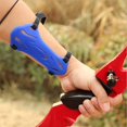 thumbnail image 4 of Paquete de 4 protectores de brazo de tiro con arco ajustables 2 correas hebillas protector de antebrazo para niños y jóvenes arcos recurvos arco largo caza arqueros (negro, azul, rojo, verde, 4 of 5