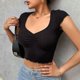 thumbnail image 3 of Top de manga corta con cuello en V, camisa corta ajustada con busto fruncido de Color puro a la moda para mujer para trabajo de oficina, 3 of 7