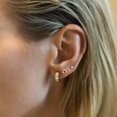 thumbnail image 2 of Pendientes Freekiss Gold Hoop Dainty Knot chapados en oro de 14 quilates, 2 of 7