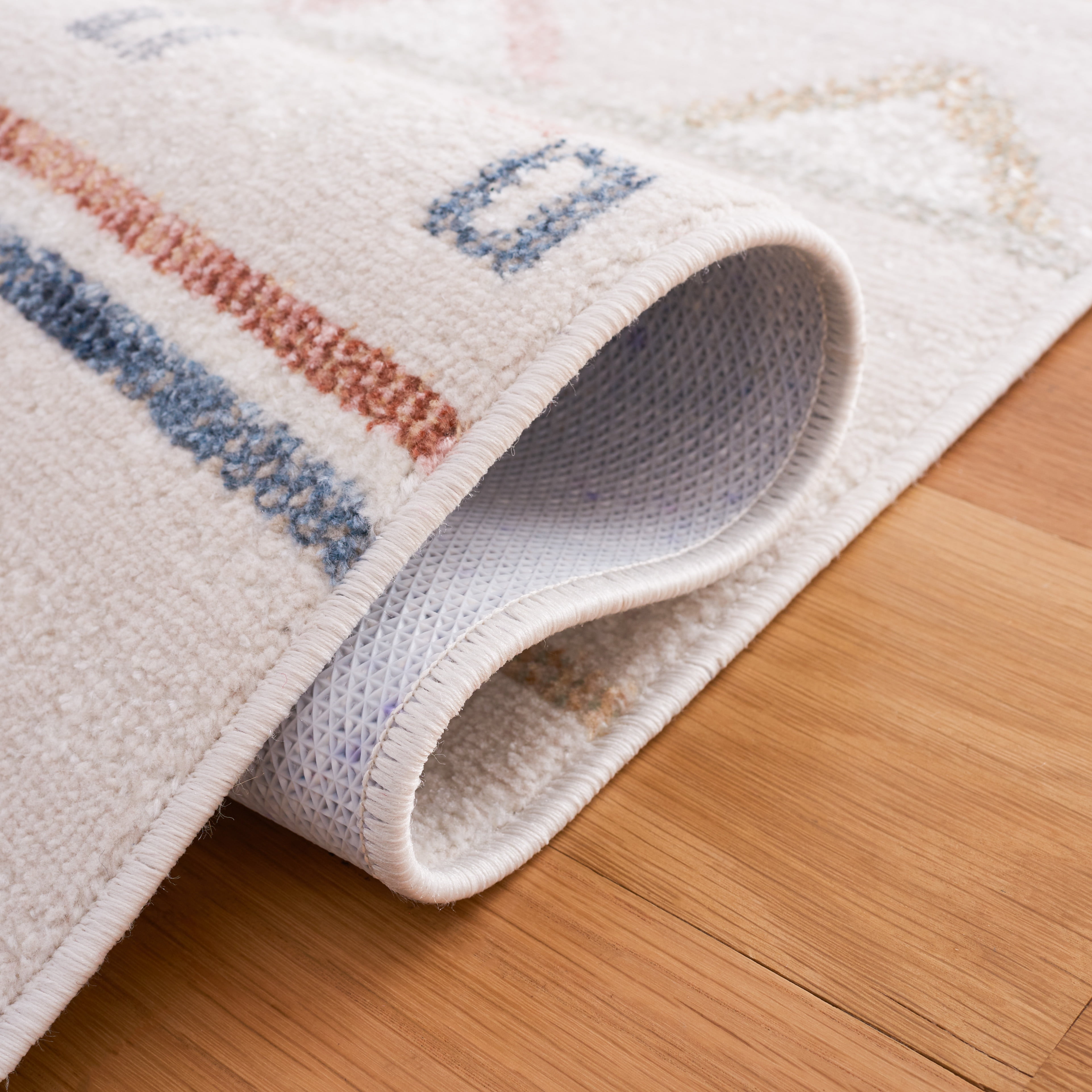 SAFAVIEH Blair Dolkar Aztec Machine Washable Area Rug, 5'3" x 7'6", Beige/Multi