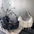 thumbnail image 2 of Bolso de hombro con múltiples bolsillos y diseño de estilo motociclista de moda americana, bolso de bolsillo tridimensional de estilo hip-hop para mujer a la moda, 2 of 4