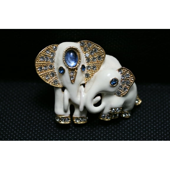 Just Love Jewels Vintage Crystal Elements Sapphire Eyed Pearlescent Paint Elephant Pin Brooch