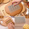 thumbnail image 3 of Cortador de galletas Goldfish de acero inoxidable, 25 cavidades, antiadherente, 3 of 7