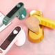 thumbnail image 5 of Beige Plancha de viaje ligera, vaporizador compacto de mano, vaporizador compacto portátil, tamaño mini, tanque de agua de una sola pieza, recargable por USB, diseño ligero, 5 of 5