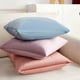 thumbnail image 4 of Nvzi 4 fundas de almohada sencillas de terciopelo para sofá. Estampado verde. Fundas de almohada coloridas que iluminan el ambiente de tu dormitorio. 45 x 45 cm (rosa oscuro)., 4 of 5