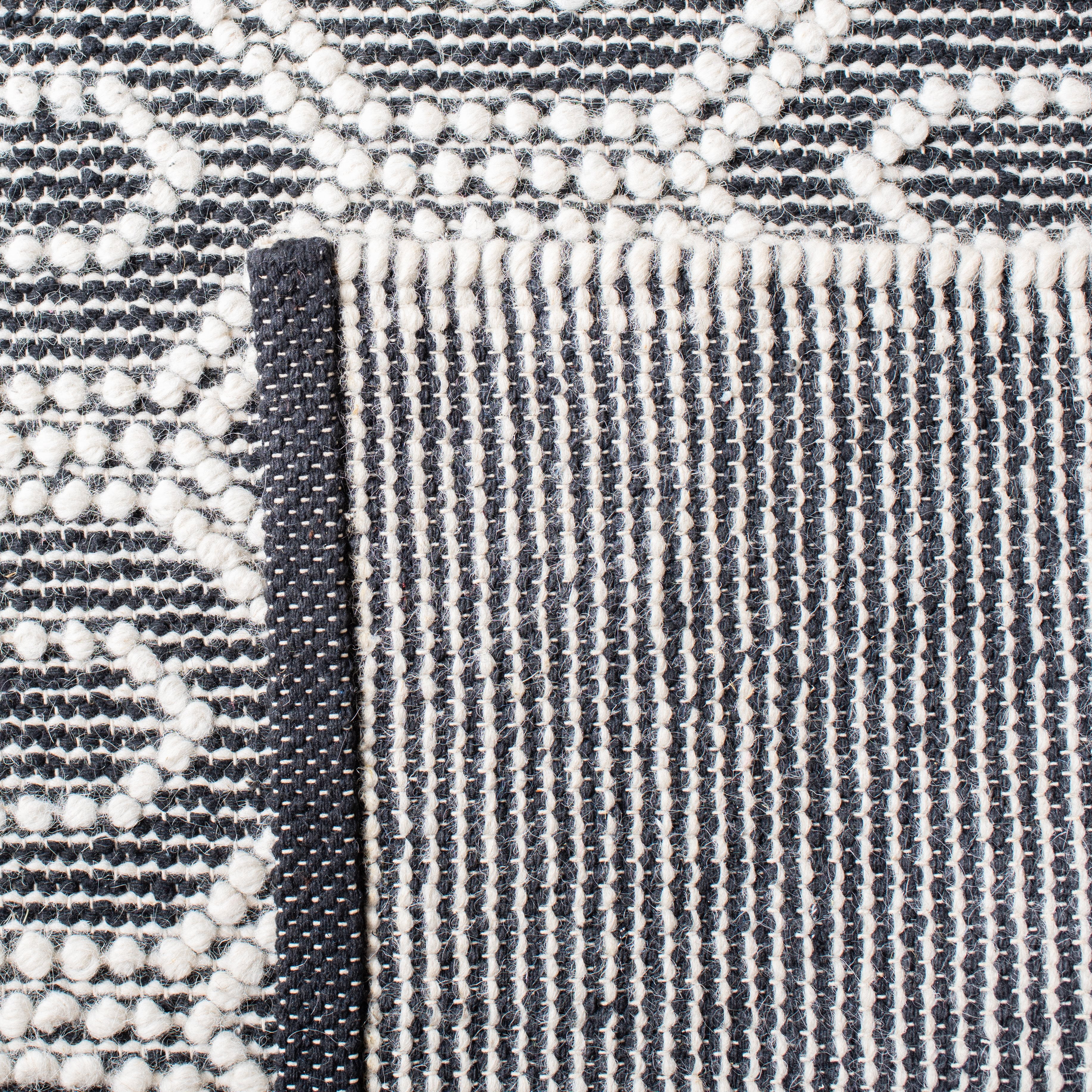 SAFAVIEH Natura Calvagh Geometric Runner Rug, Ivory/Black, 2'3" x 8'
