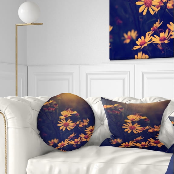 Designart Vintage White Wild Flowers and Bee - Floral Throw Pillow - 12x20