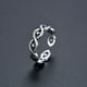 thumbnail image 5 of Anillo europeo retro con diseño de estrella en plata, que se puede combinar con ropa informal para crear un look más relajado, 5 of 7