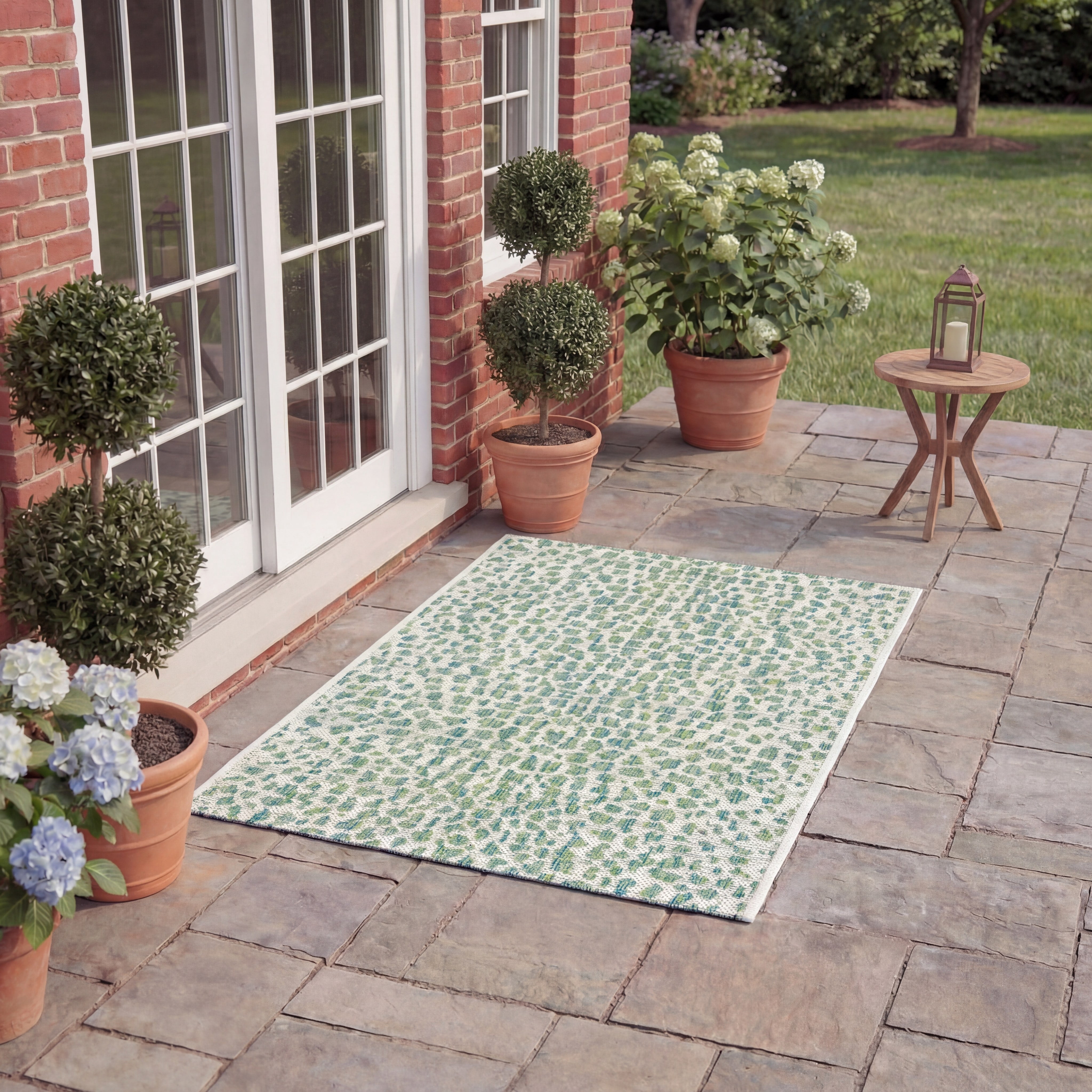 Safavieh Courtyard Karina Animal Indoor/Outdoor Area Rug, Ivory/Green, 6'7" x 6'7" Square