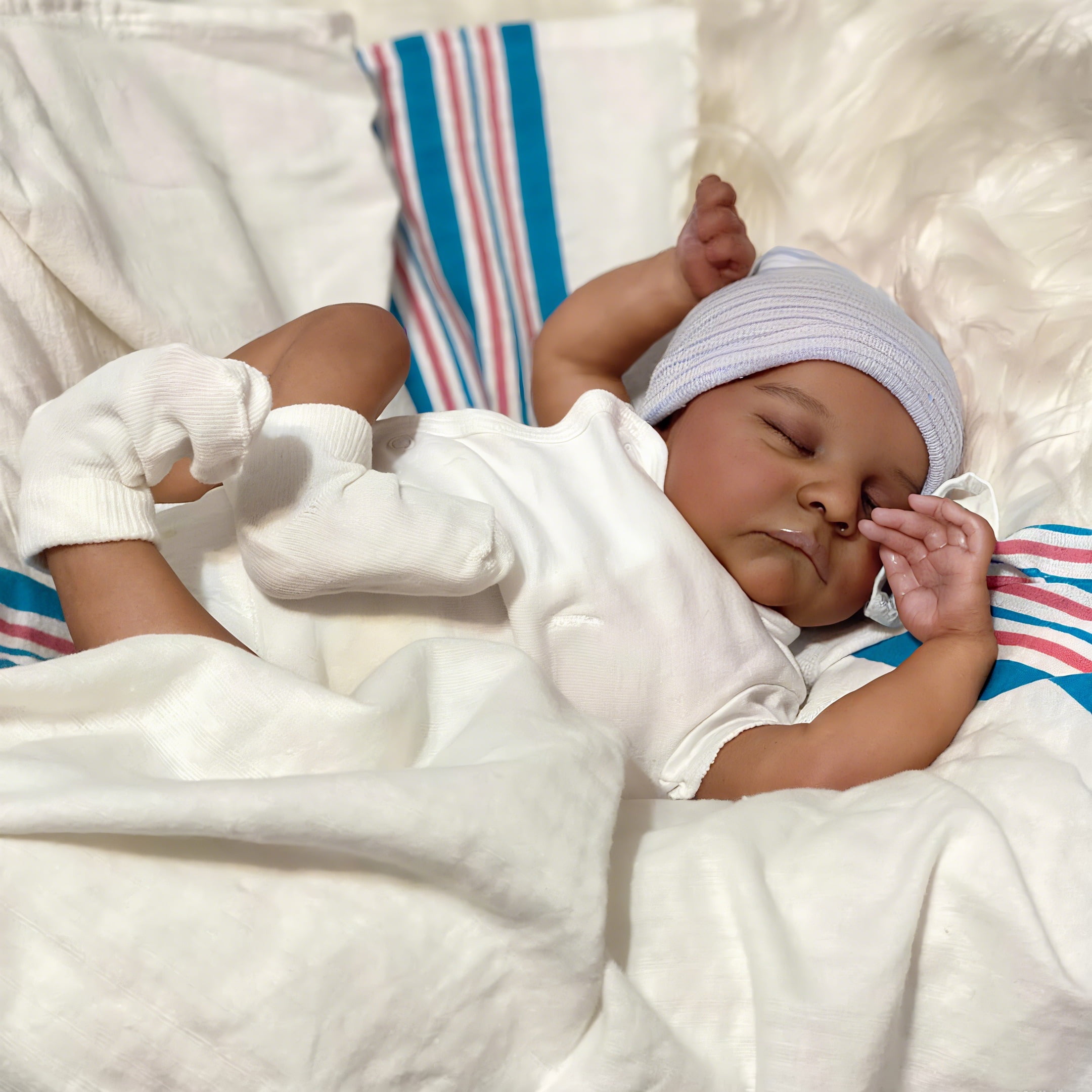 iCradle Finished 18 Inch 45 cm Lifelike Reborn Baby Dolls Girl Realistic Newborn Baby Doll Cloth Body Adorable Real Life Cuddly Asleep Baby Doll Xmas Birthday Gift for Kids Age 3+