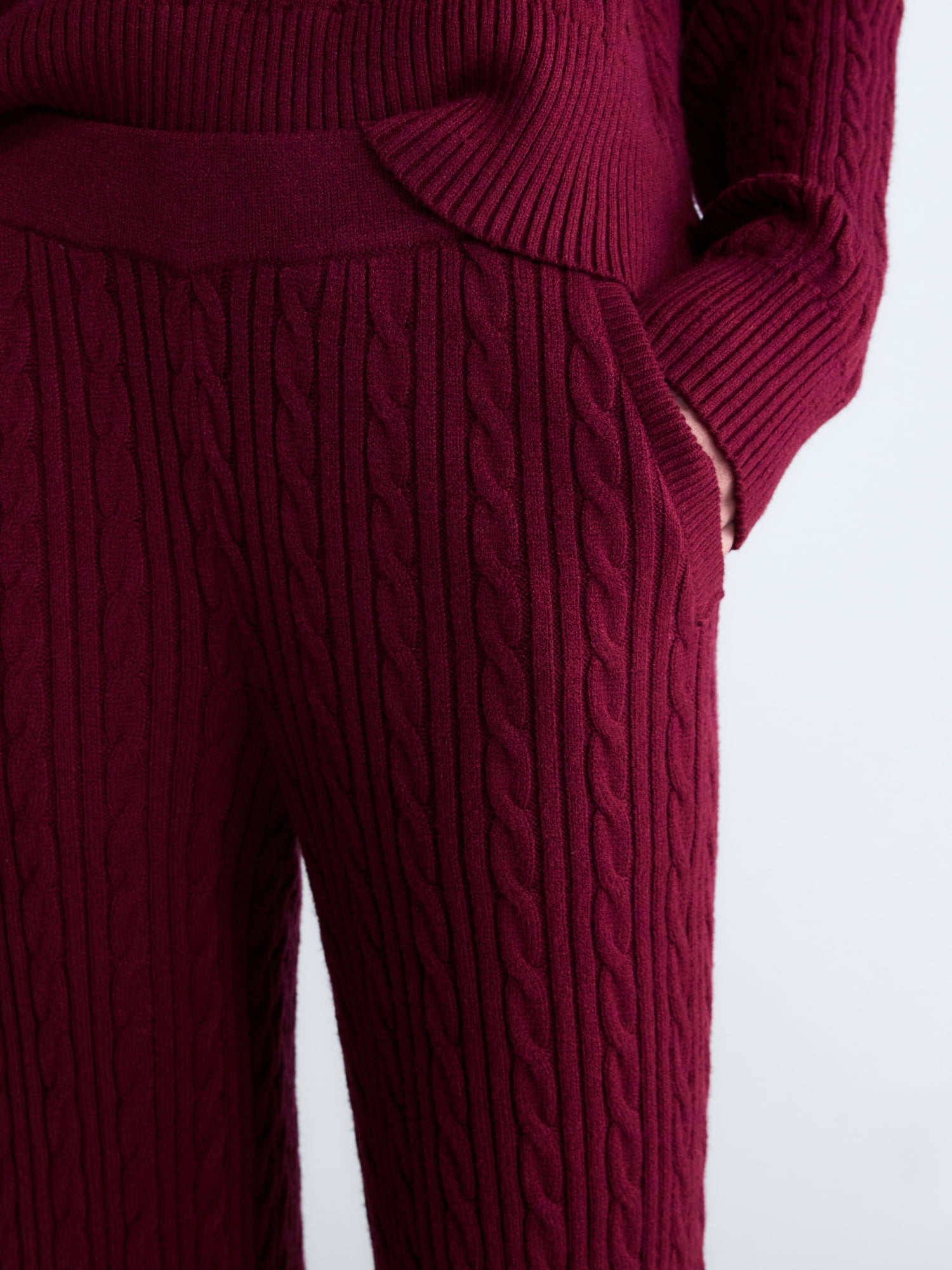 Free Assembly Women's and Women's Plus Cozy Yarn Cable Knit Sweatpants, 28.5" Inseam, Sizes XS-4X