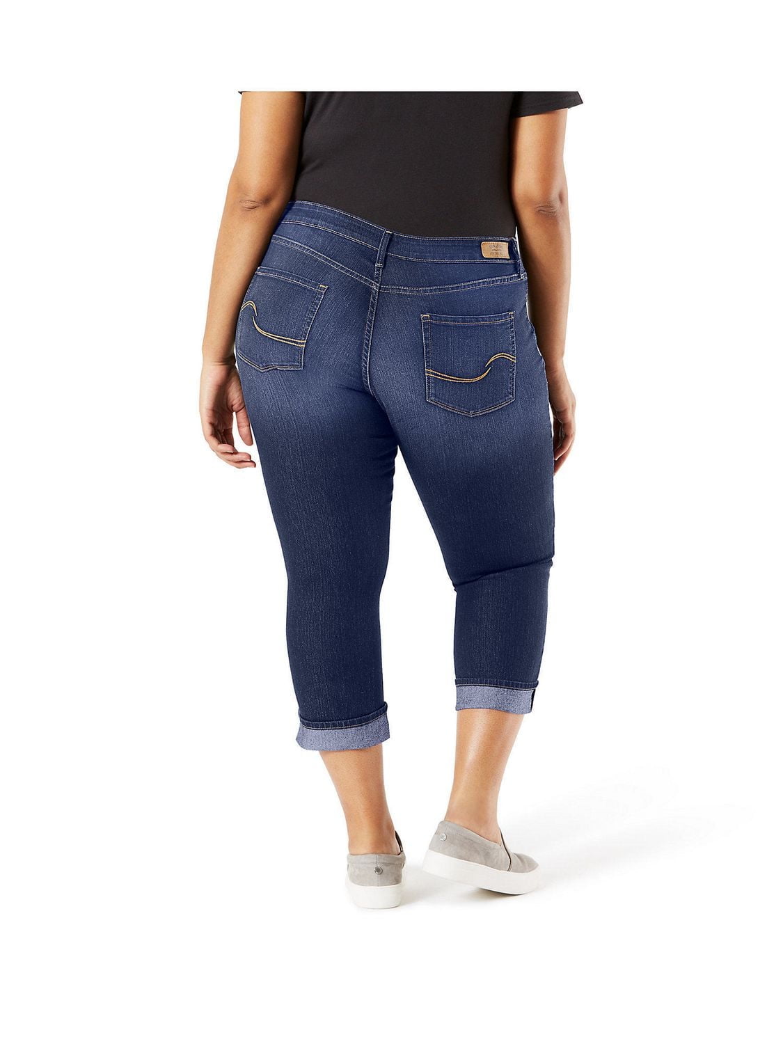 Levi Strauss Signature.™ Women's Plus Modern Capri