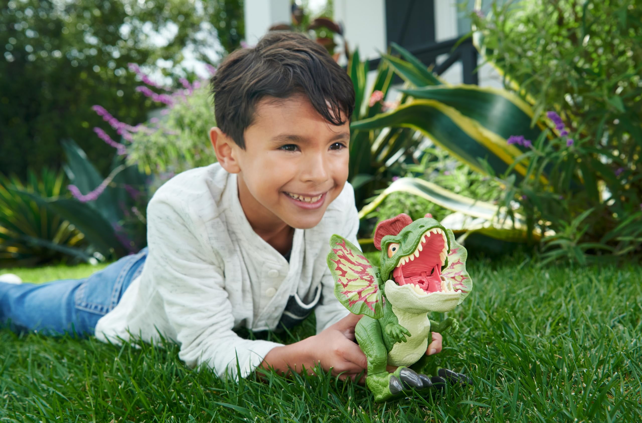 Mattel Jurassic World Uncaged Dinosaur Toy, Fierce Launchin' Dilophosaurus