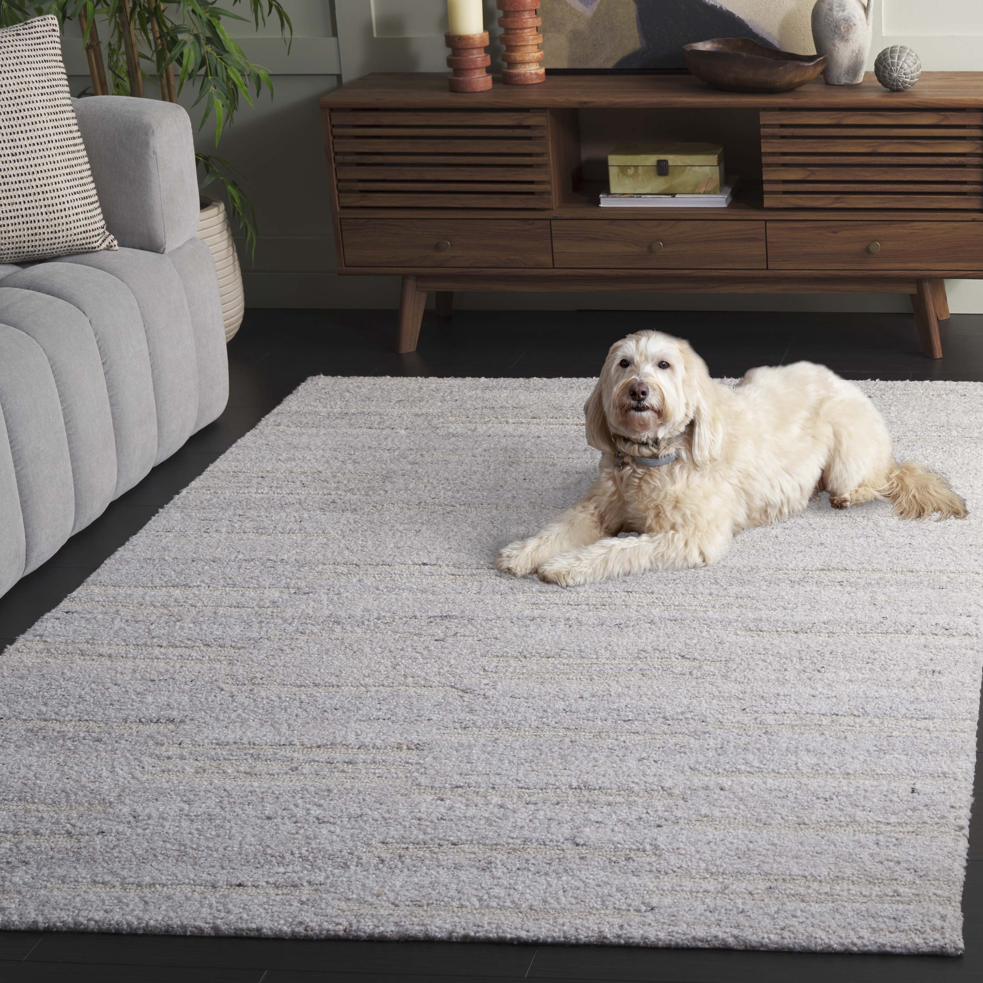 SAFAVIEH Pine Louella Striped Area Rug, Silver/Grey, 5' x 8'