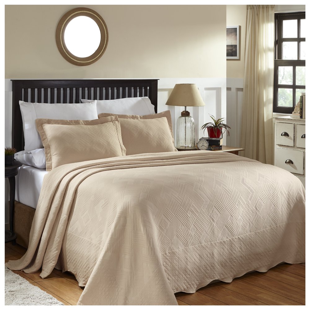 Geometric Fret Cotton Jacquard Matelasse Scalloped Bedspread Set by Blue Nile Mills, Twin