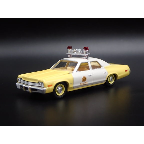 Open Box 1974 74 DODGE MONACO LAS VEGAS METRO POLICE 1:64 SCALE DIORAMA DIECAST MODEL CAR