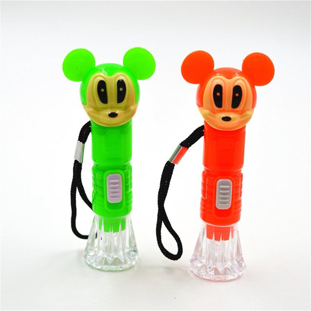 Paquete de 2/4/8 unidades de luz Led brillante Mini llavero linterna de juguete para niños pequeña lámpara de bolsillo Color aleatorio Gao Jiahui unisex