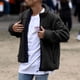 thumbnail image 2 of Chaqueta tipo cárdigan con cremallera XXL negra, de manga larga, con bolsillos, moderna y acogedora para hombre, 2 of 5
