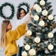 thumbnail image 1 of Adornos navideños, adornos navideños, regalos navideños, bola navideña flocada, colgante de decoración navideña de franela roja vino, bola colgante de árbol de Navidad pintada, bola colgante decorativ, 1 of 6