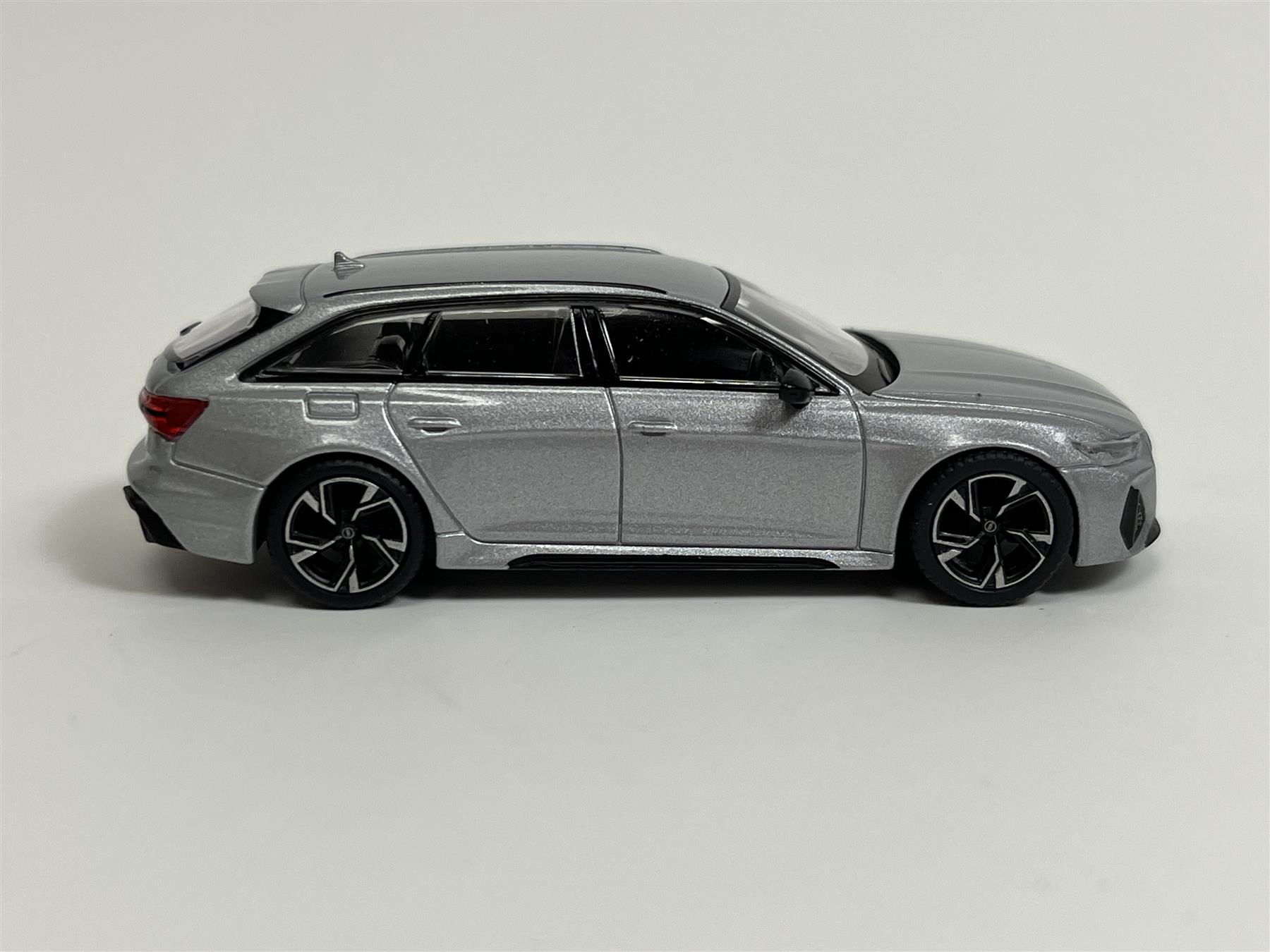 ミニカー MINI GT Audi RS 6 Avant Silver Digital MINI GT Audi RS 6 Avant Silver Digital Camouflage / #255