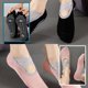 thumbnail image 3 of Calcetines de yoga antideslizantes para mujer: ideales para principiantes en pilates, fitness y baile., 3 of 7