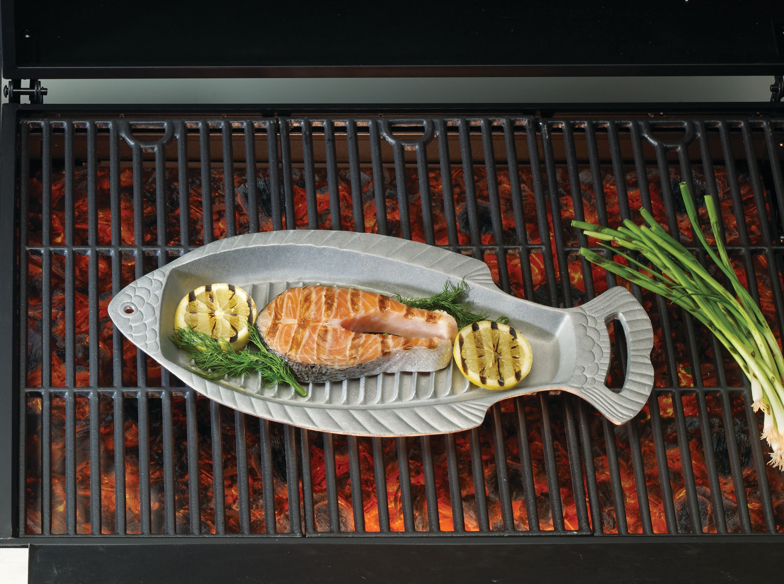 18.25-Inch Wilton Armetale Gourmet Grillware Grilling Pan with Handles 
