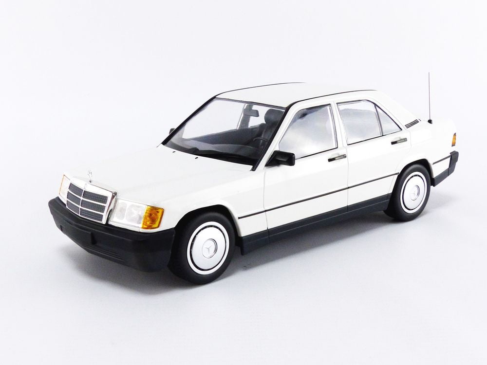 MINICHAMPS - MERCEDES-BENZ 190E 2.5 16 Evo 2 - 1/18