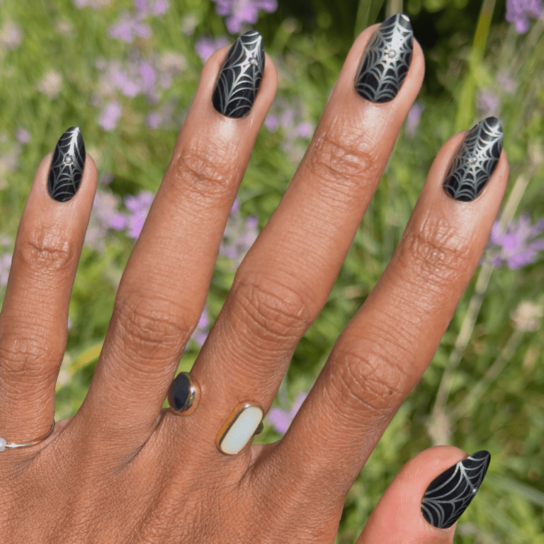 Olive & June + Fazit Instant Mani Maximalist Medium Almond Press