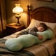thumbnail image 1 of Almohada corporal larga de seda helada para quienes duermen de lado: cojín ergonómico suave para las piernas que proporciona soporte en la cama, tejido fresco y transpirable para dormir en verano., 1 of 6