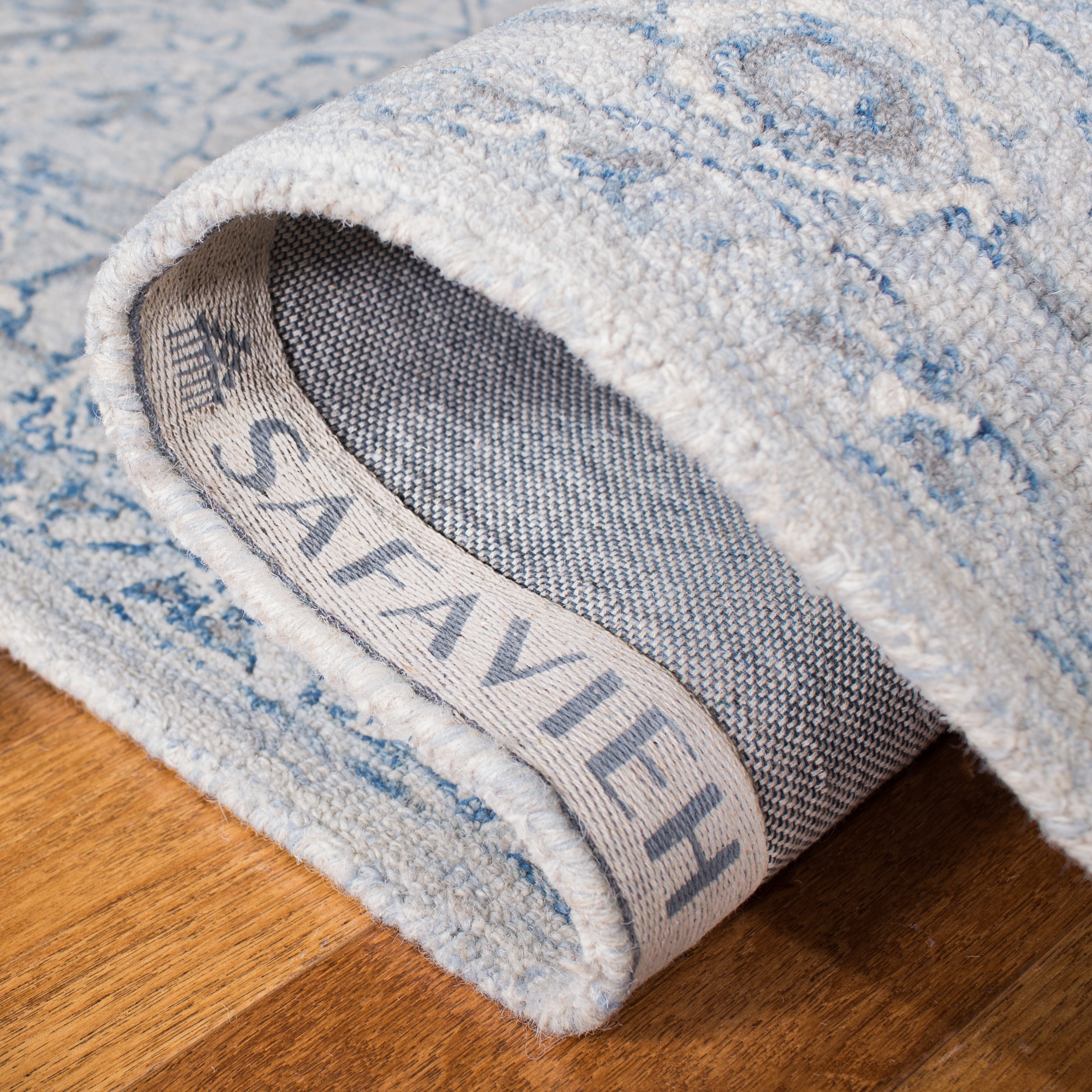 SAFAVIEH Micro-Loop Britton Oriental Runner Rug, Light Blue/Ivory, 2'3" x 5'
