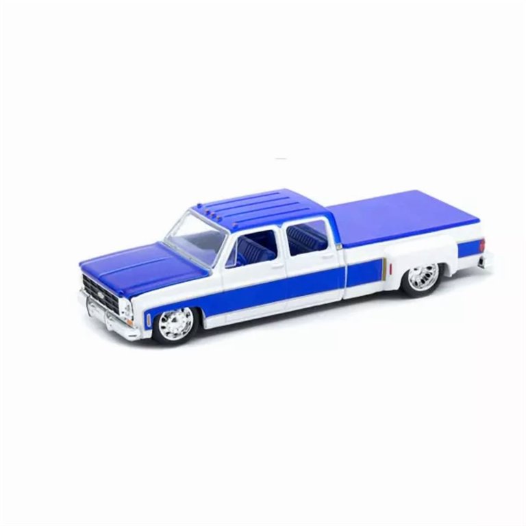 M2 Machines 1977 Chevrolet Cheyenne Super 30 Dually Squarebody