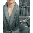 thumbnail image 3 of Bata de Baño NY Threads de Coral Fleece de Lujo para Hombre Gris Talla L-XL, 3 of 6
